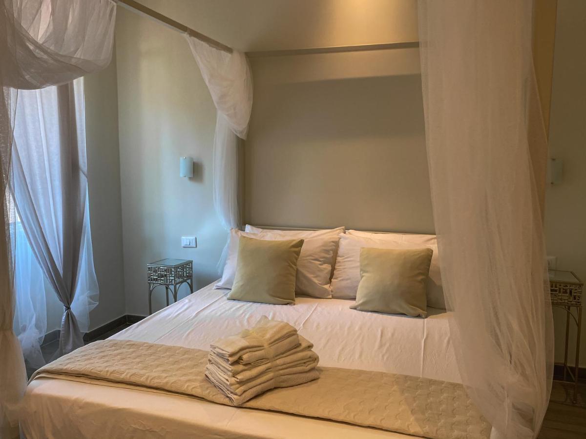 Casa Mar - B&B - テッラチーナ エクステリア 写真